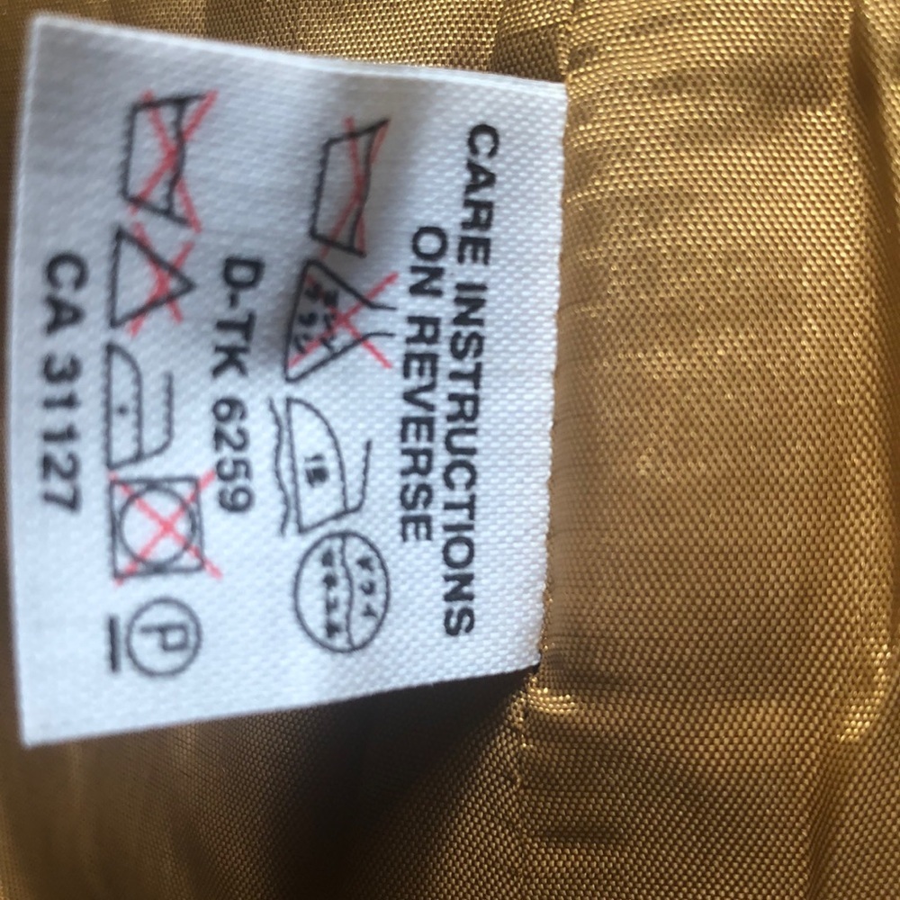 DKNY GOLD BLAZER- Special Occasion / damage - Picture 6 of 9